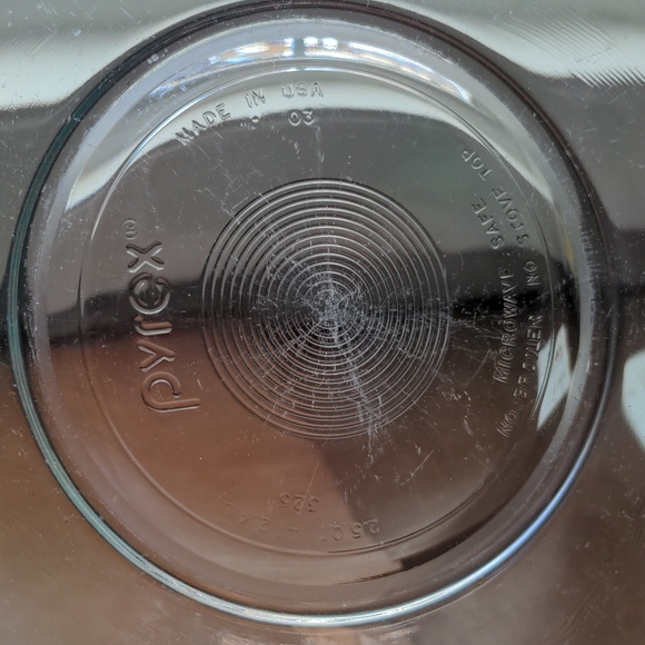 Vintage Pyrex Clear Nesting Bowls Set of 4 (325, 323, 322, 322) - Picture 7 of 12